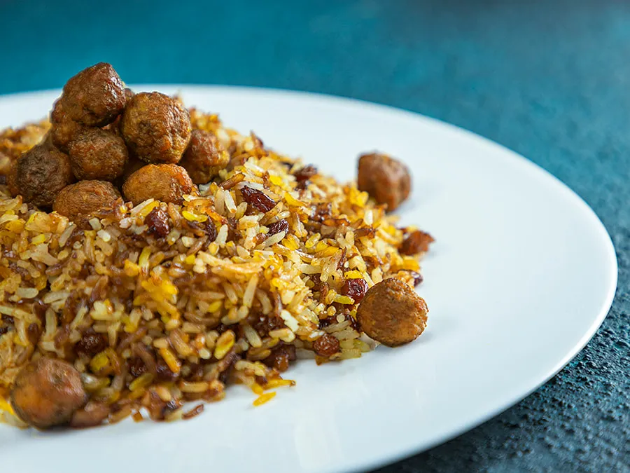 طرز تهیه قنبرپلو شیرازی؛ غذای مجلسی و خوش‌طعم از جنوب ایران